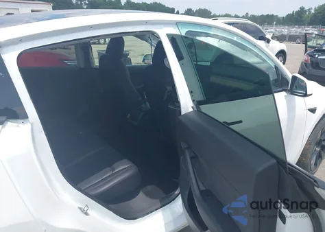 2022 Tesla Model Y Performance Dual Motor All-Wheel Drive z USA, uszkodzony, nr VIN 7SAYGDEF7NF372255